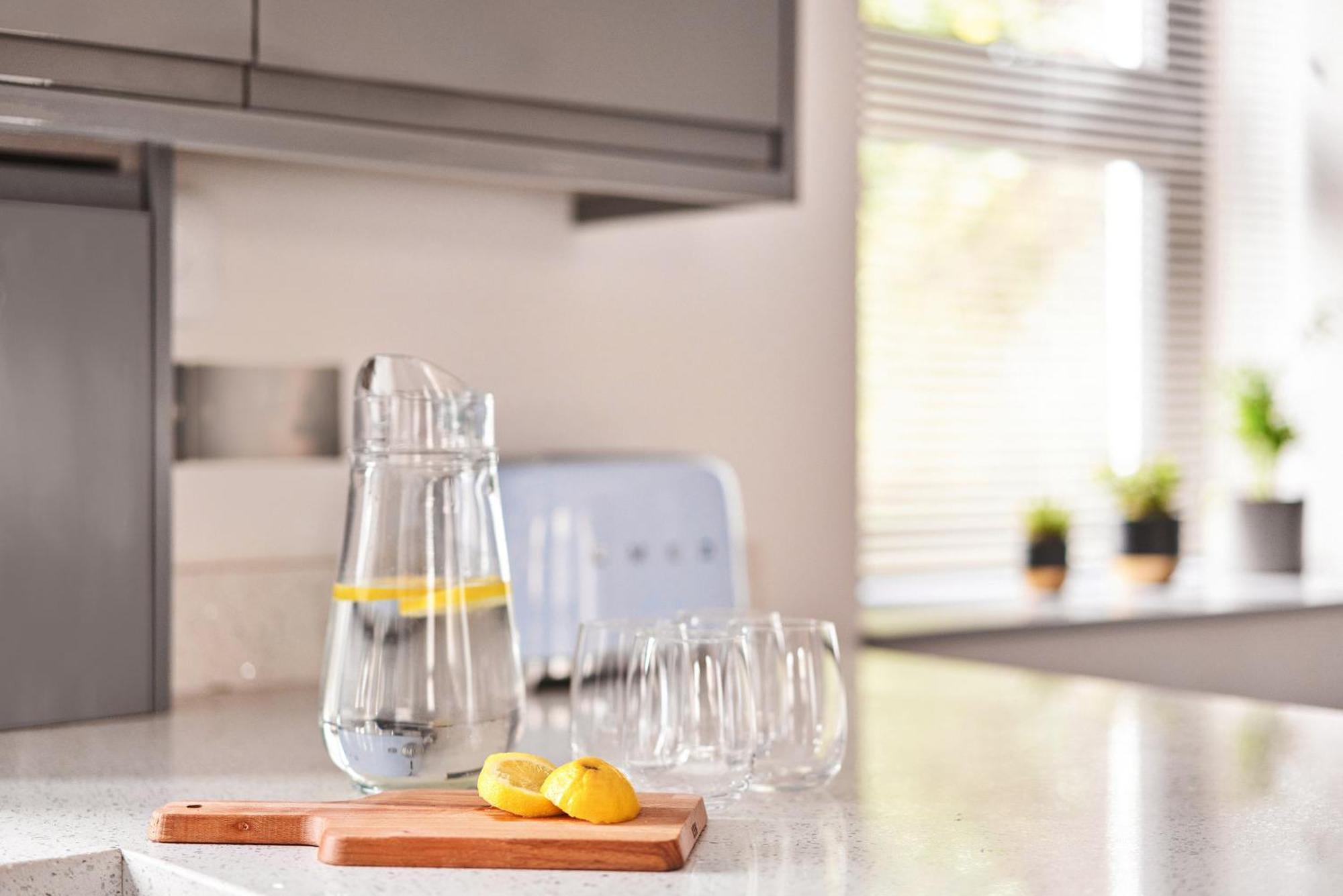 Harbour Breeze - Contemporary Waterside Bolthole On Torquay'S Iconic Marina Apartment Екстериор снимка